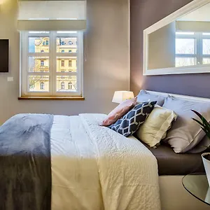 Apartment Parkside With Free Parking, Pula